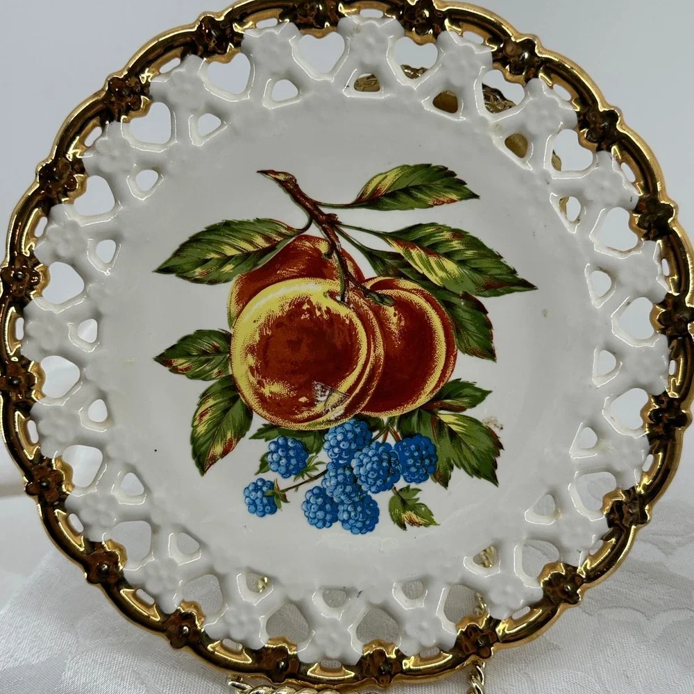 Vintage Decorative Pierced Plate White Gold Fruit Floral Reticulated Plate Wall